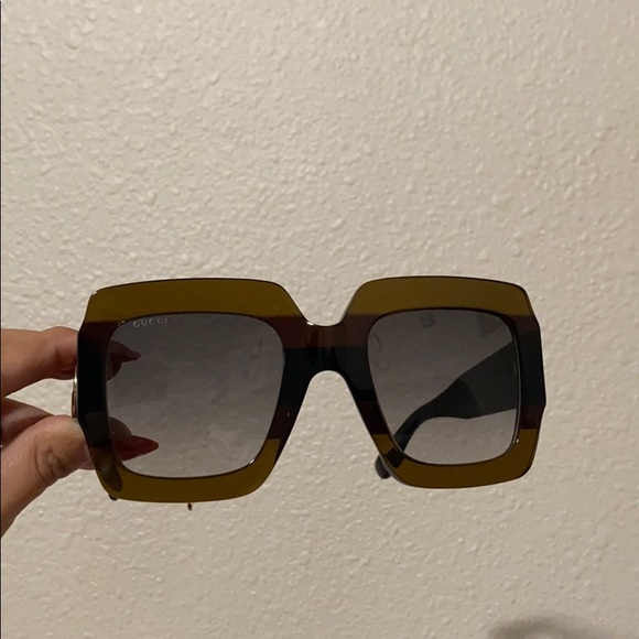 Autentic Gucci Sunglasses - Picture 3 of 7